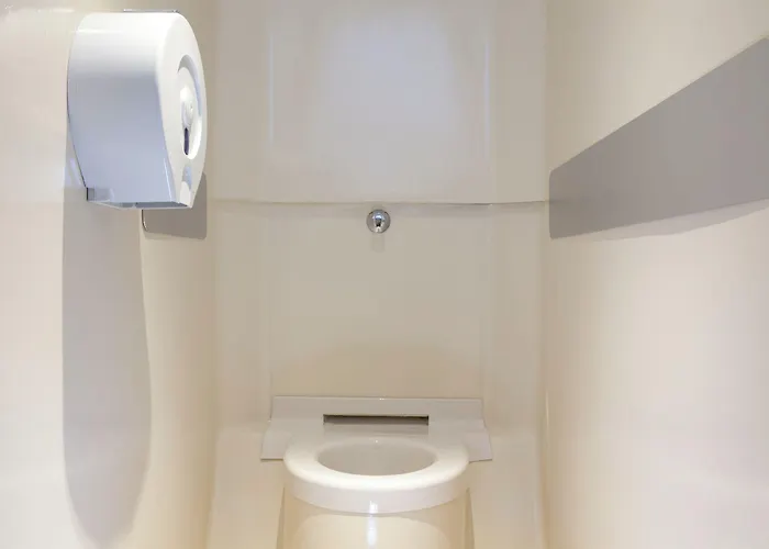 Fyl Good Ex Hotelf1 Cherbourg Hotel 3*