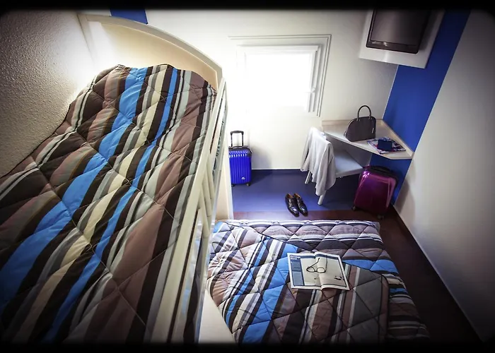 Hotel Fyl Good Ex Hotelf1 Cherbourg 3*